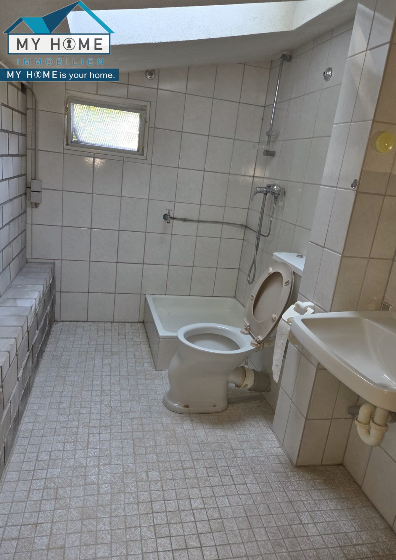 Wenn nicht jetzt....wann dann? Teilrenoviertes Haus zum Preis einer Wohnung!