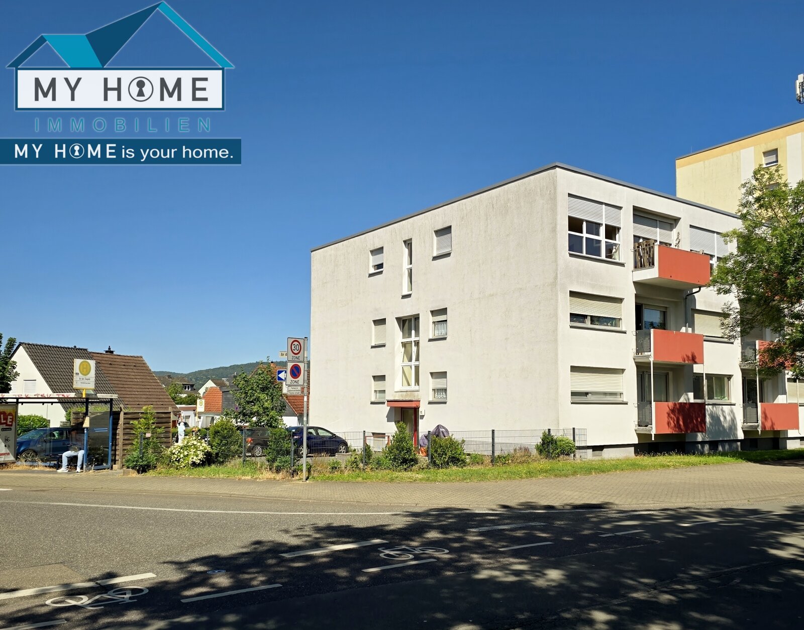 ETW incl. Küche & Stellplatz * zentrumsnah, 1 a Zustand * 2 Z,EBK,B * ca. 51 m²