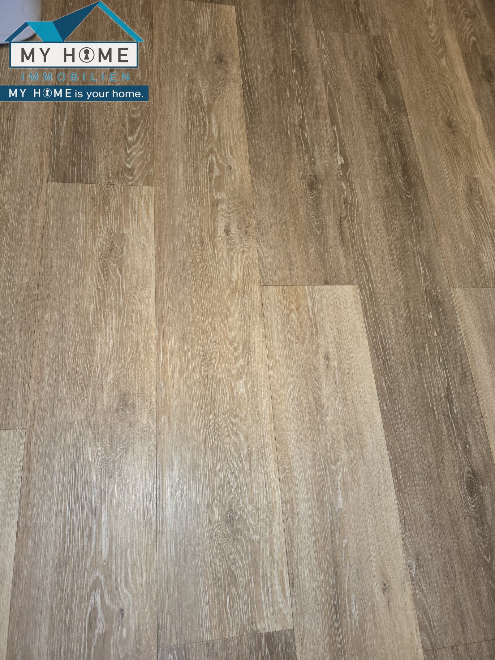 ETW incl. Stellplatz * GELEGENHEIT! * 2 ZKB, Balkon, Keller * ca. 57 m²