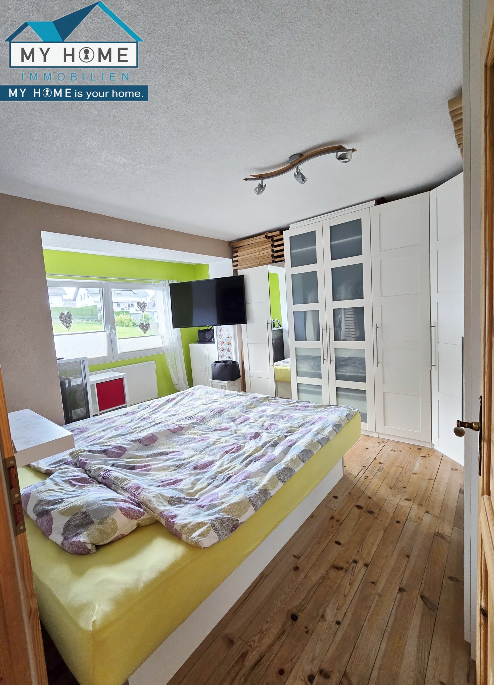 Neuwertiges, familienfreundliches Raumwunder im modernen Chalet Stil