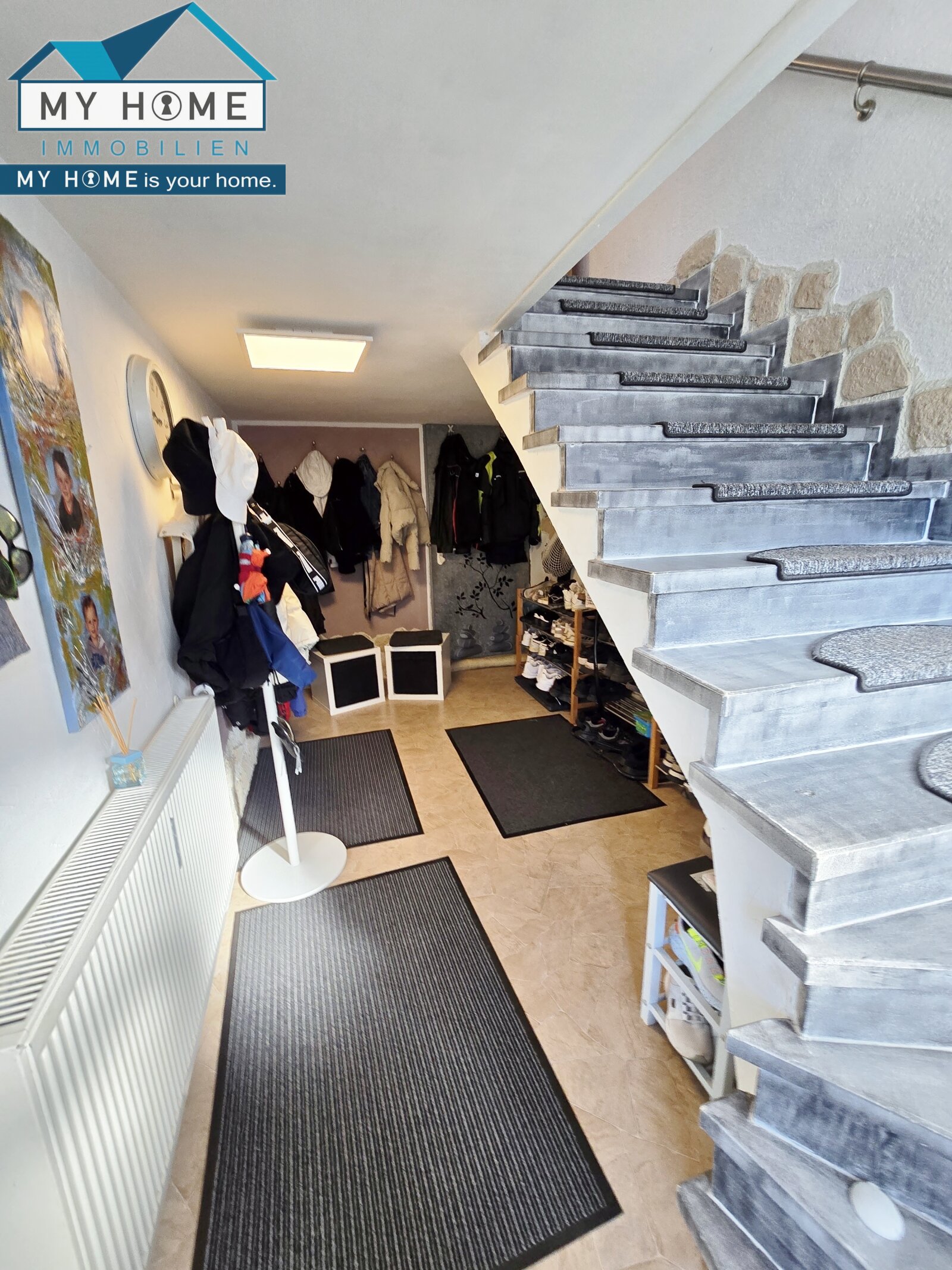 Neuwertiges, familienfreundliches Raumwunder im modernen Chalet Stil