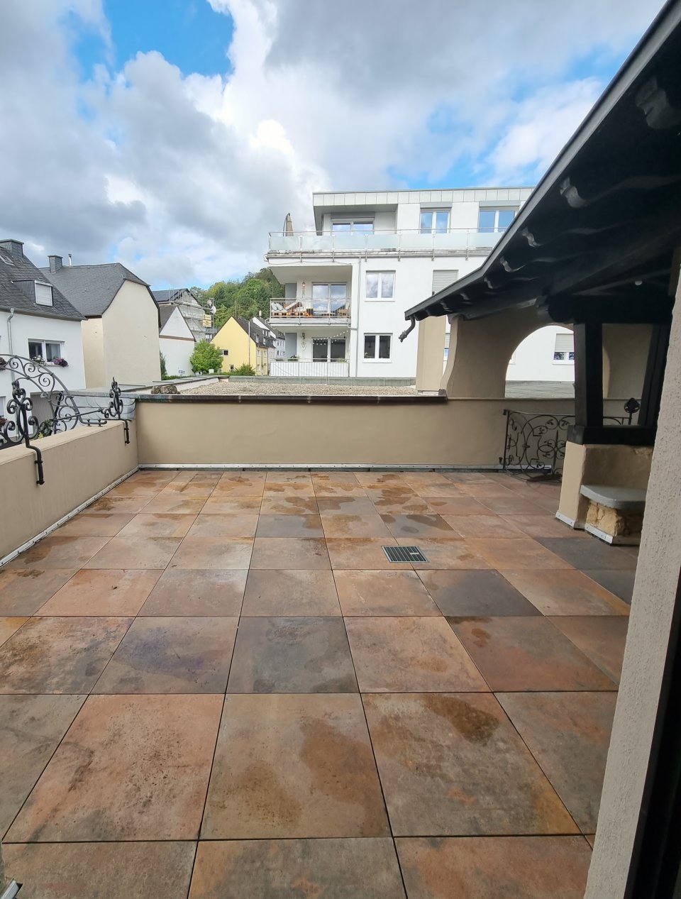 Euren - Exkl. Landhauswohnung - 5 Z EBK, 2xBad, G.-WC, Balkon, ca. 150 tolle m² per 01.09.2026