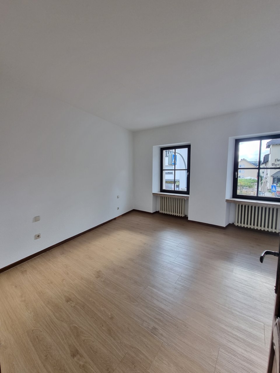Euren - Exkl. Landhauswohnung - 5 Z EBK, 2xBad, G.-WC, Balkon, ca. 150 tolle m² per 01.09.2026