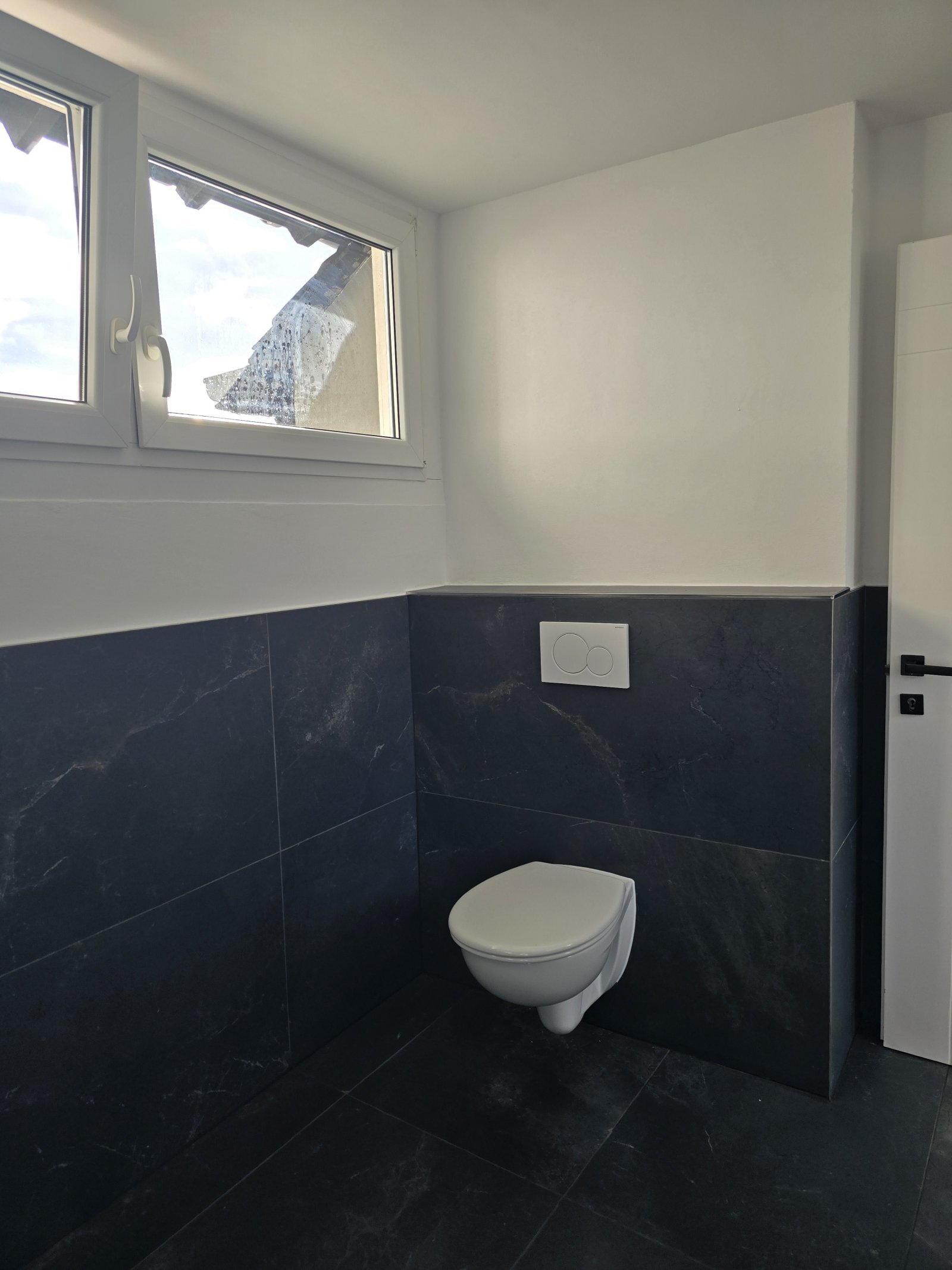 City Life PUR! Modernes Premium Apartment, kernsaniert zum Erstbezug!