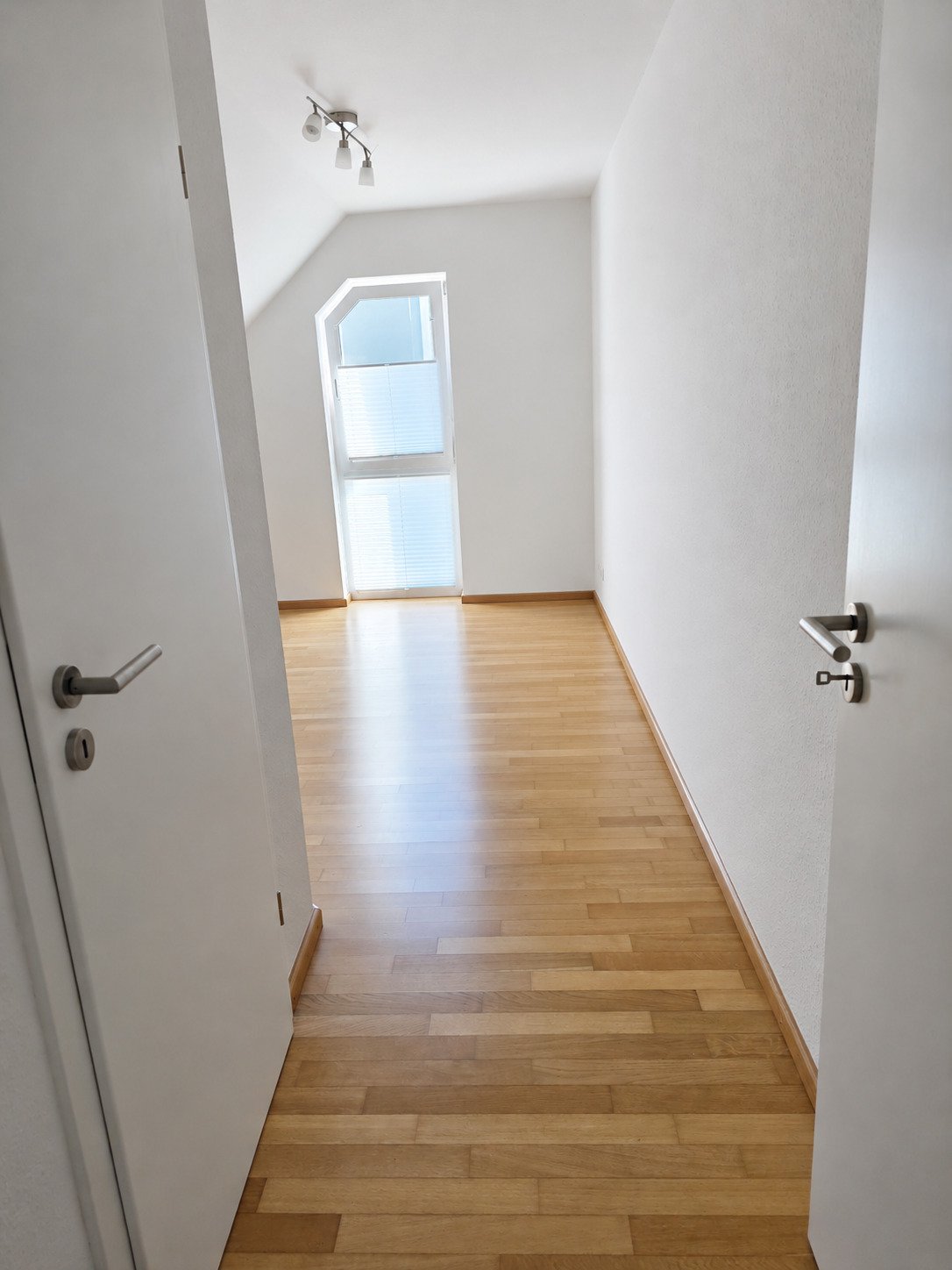 Stilvolles Wohnen auf zwei Ebenen - ca. 130 m² Maisonette Traum in Schweich, incl. EBK, Balkon & Stellplätzen