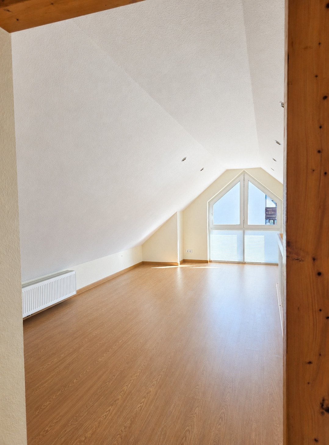 Stilvolles Wohnen auf zwei Ebenen - ca. 130 m² Maisonette Traum in Schweich, incl. EBK, Balkon & Stellplätzen