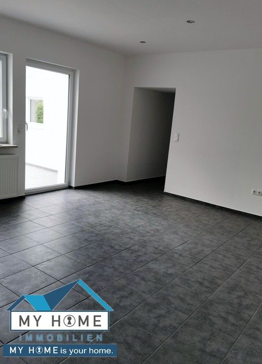 Terrassen-/Garten Whg. - TOP Modernisiert-ca. 86 m², 3 ZKB, 32 m² Terrasse, Garten, Stellplatz, ab ca. 01.-15.10.