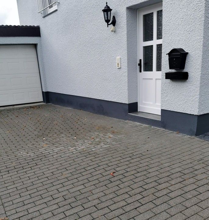 Terrassen-/Garten Whg. - TOP Modernisiert-ca. 86 m², 3 ZKB, 32 m² Terrasse, Garten, Stellplatz, ab ca. 01.-15.10.