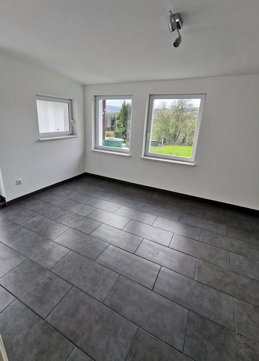 Terrassen-/Garten Whg. - TOP Modernisiert-ca. 86 m², 3 ZKB, 32 m² Terrasse, Garten, Stellplatz, ab ca. 01.-15.10.