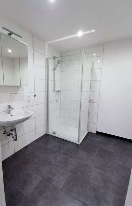 Terrassen-/Garten Whg. - TOP Modernisiert-ca. 86 m², 3 ZKB, 32 m² Terrasse, Garten, Stellplatz, ab ca. 01.-15.10.