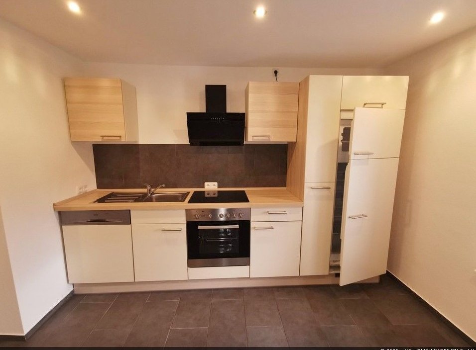Maisonette-Whg., TOP modernisiert, ca. 81 m² 2 Z, EBK, Bad, Stellplatz, 1.-15-10.