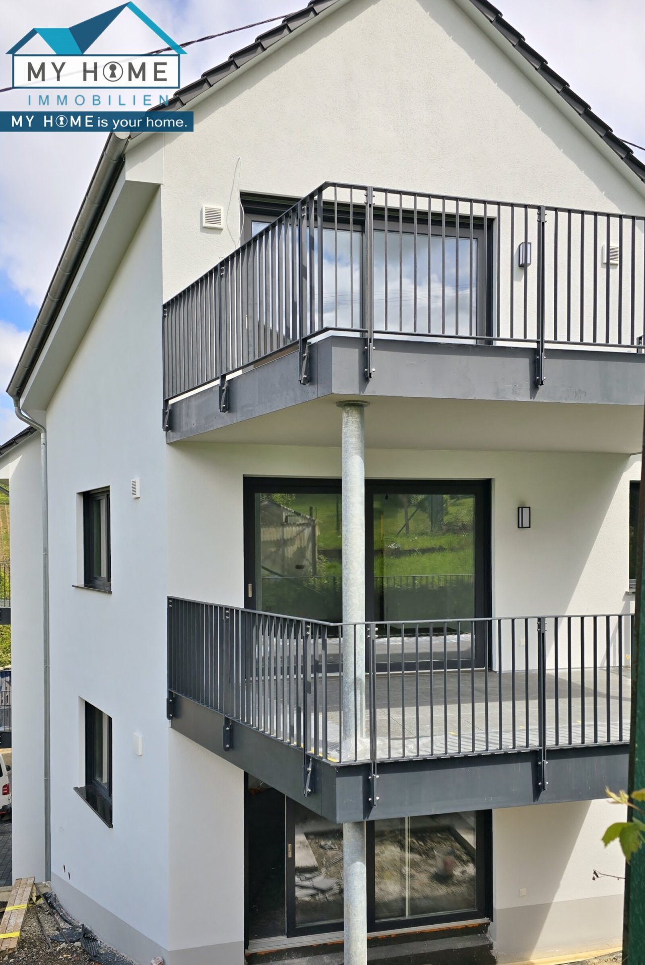 Rückwärtig, Balkon oben Rückwärtig, Balkon oben