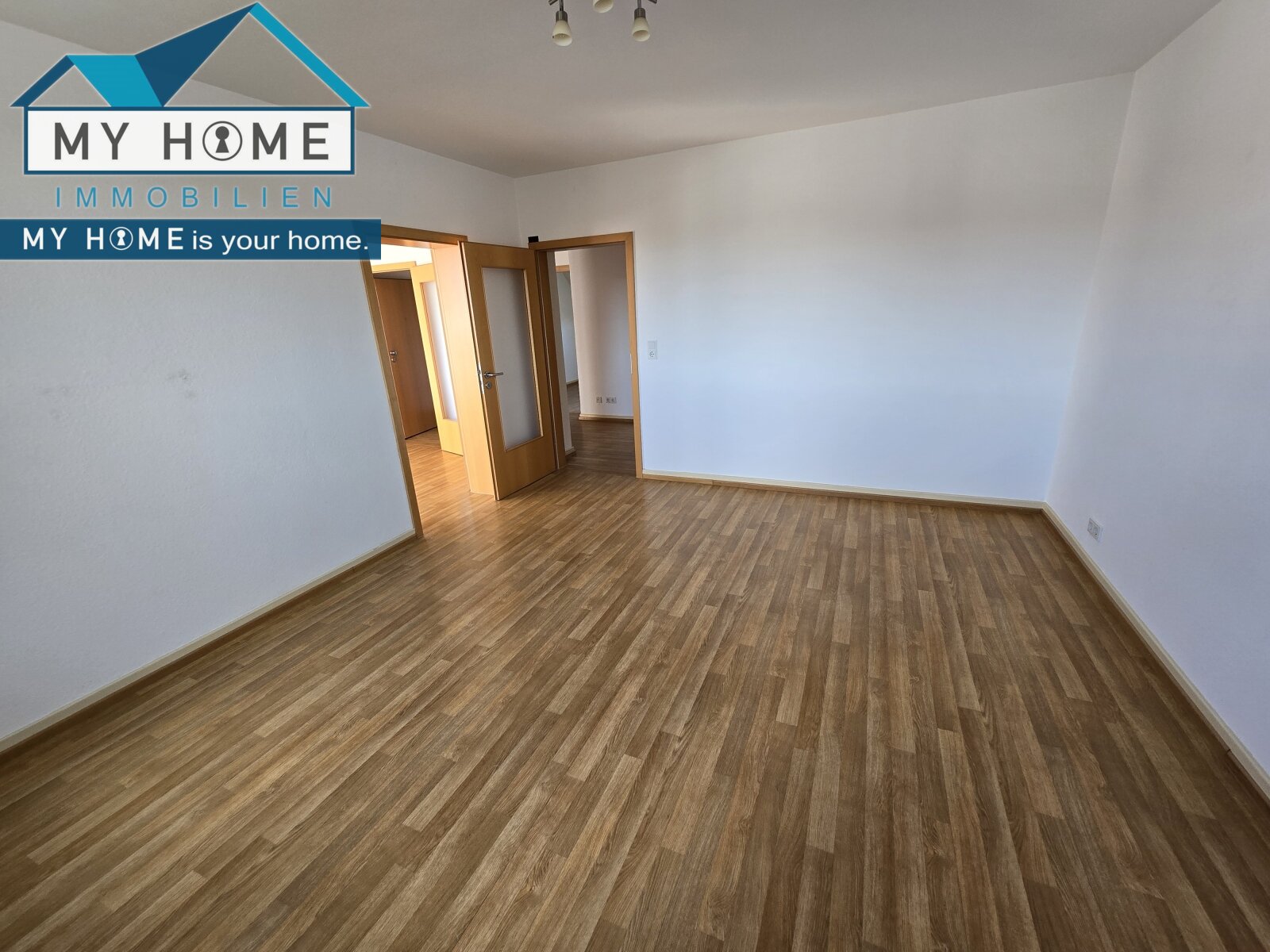  Küche Blick Diele und WZ Tür
