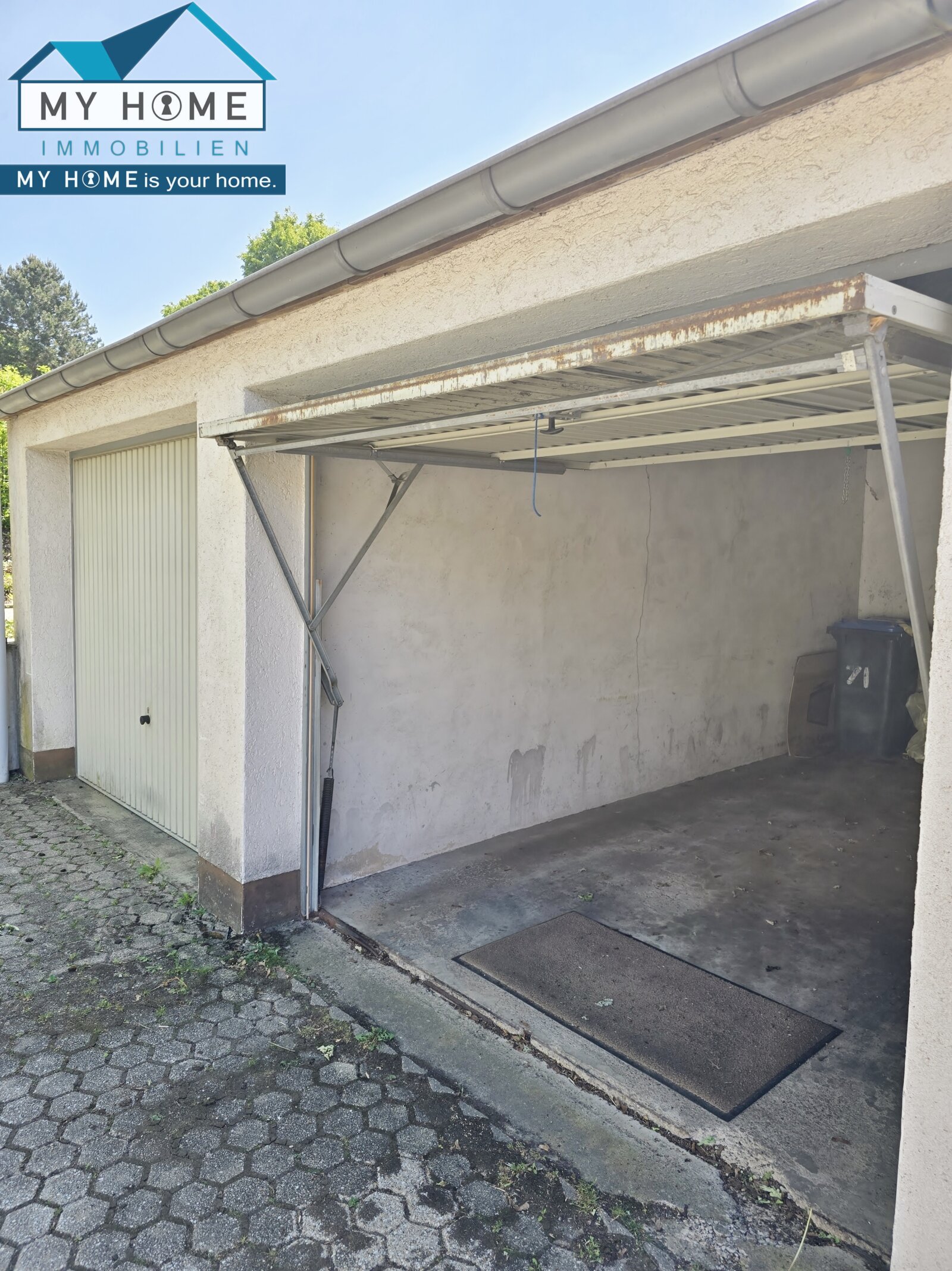 Garage offen Garage offen
