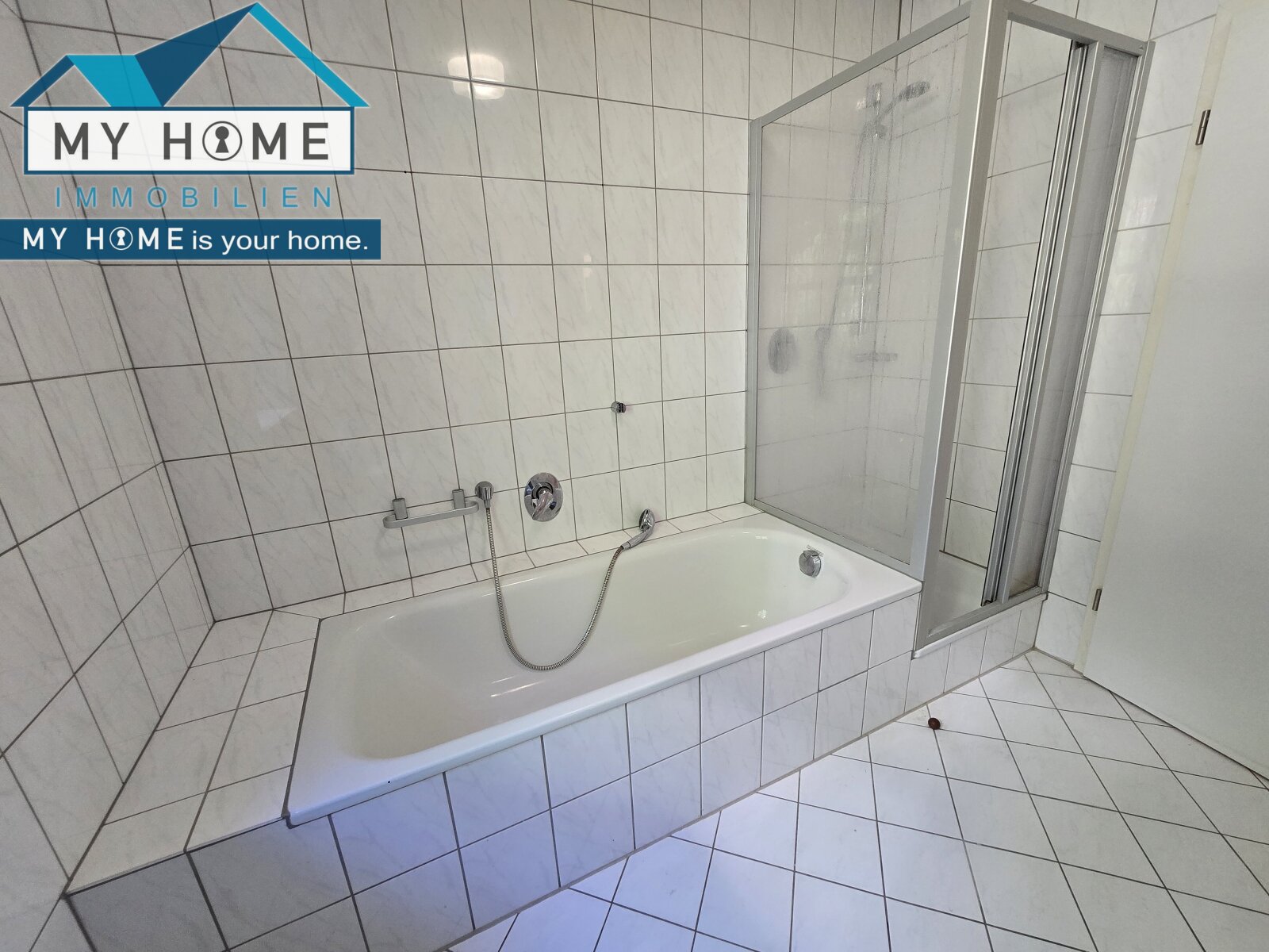 Badewanne und Dusche Badewanne und Dusche