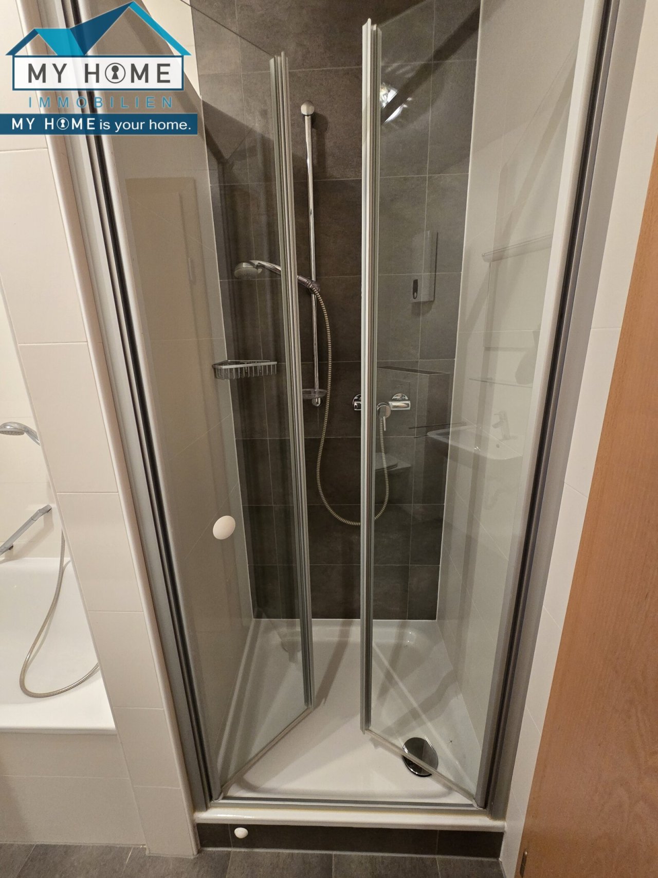  große Dusche