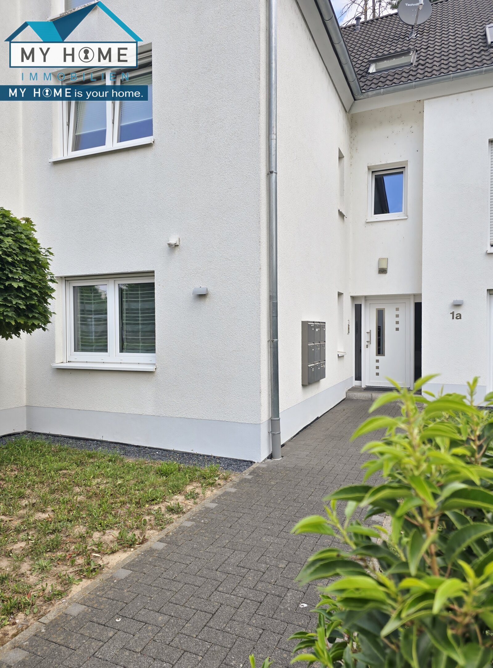 Hauseingang, Whg. links Parterre Hauseingang, Whg. links Parterre