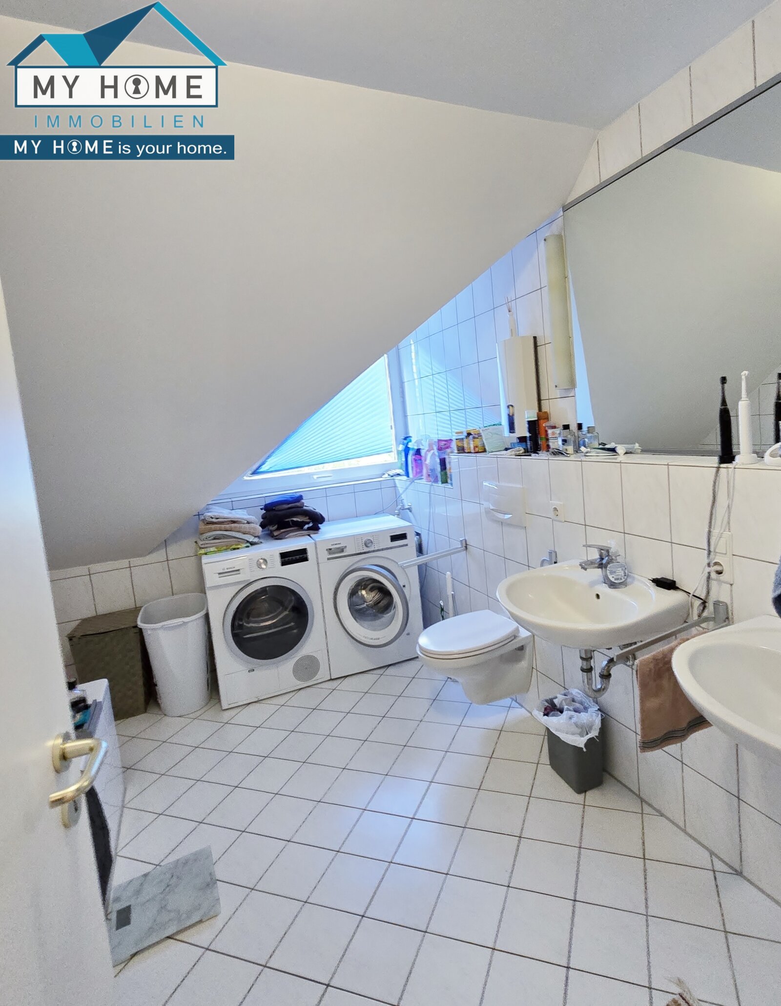 großes Bad mit Wanne/Dusche & Waschm. Anschl. großes Bad mit Wanne/Dusche & Waschm. Anschl.