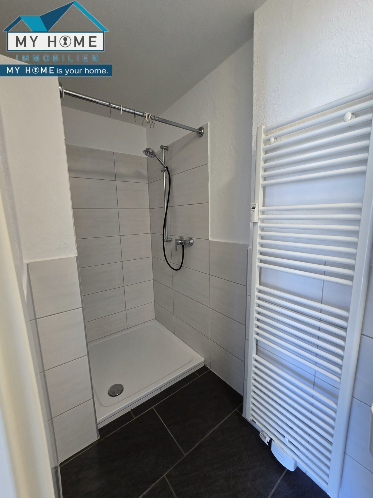 Bad mit Dusche Bad mit Dusche