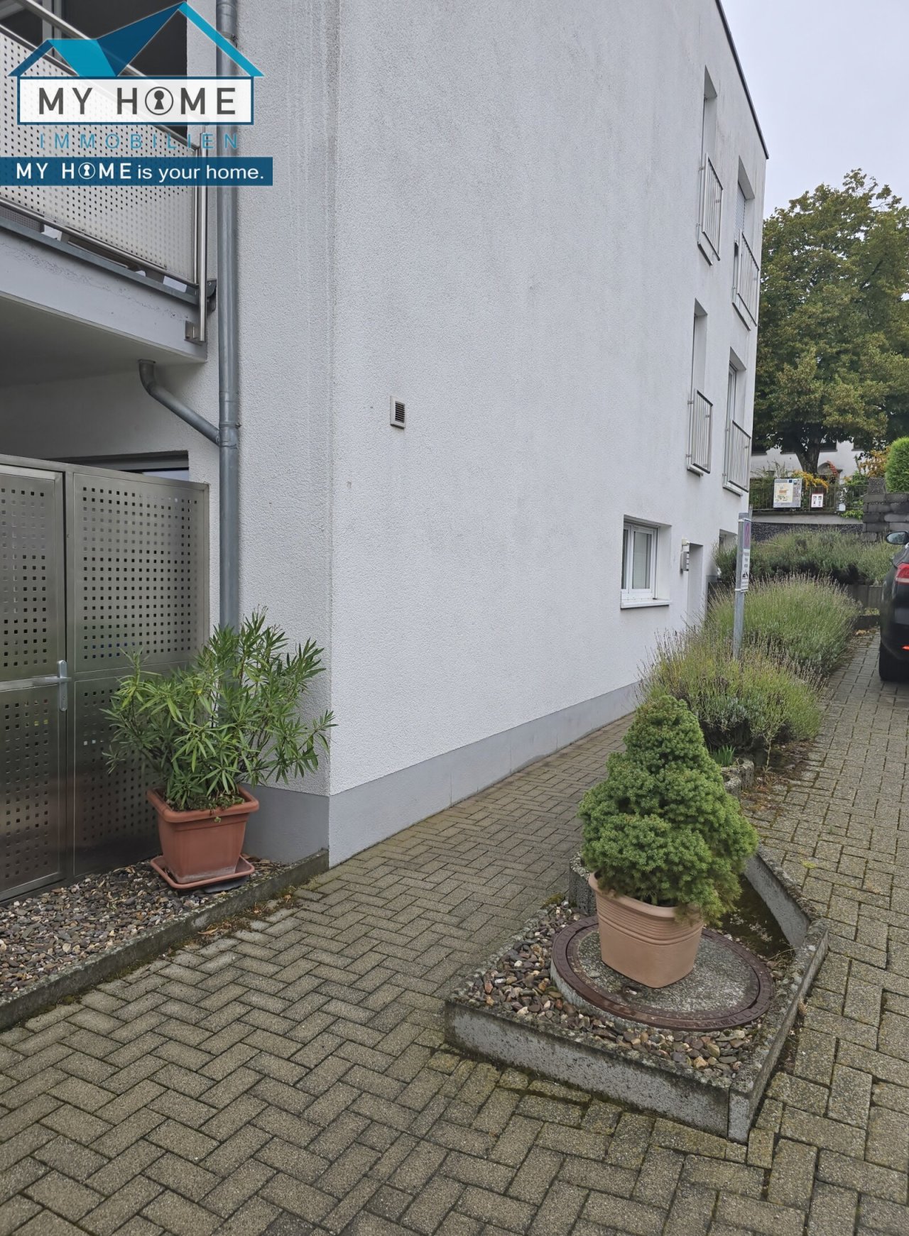 ebenerdiger, seitlicher treppenloser Eingang ebenerdiger, seitlicher treppenloser Eingang