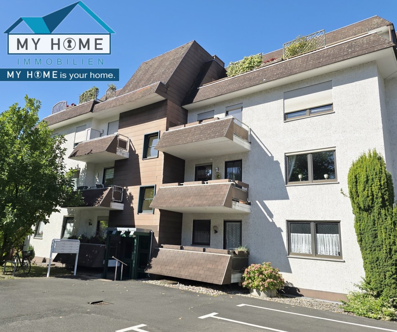 Haus mittlerer Balkon links Haus mittlerer Balkon links