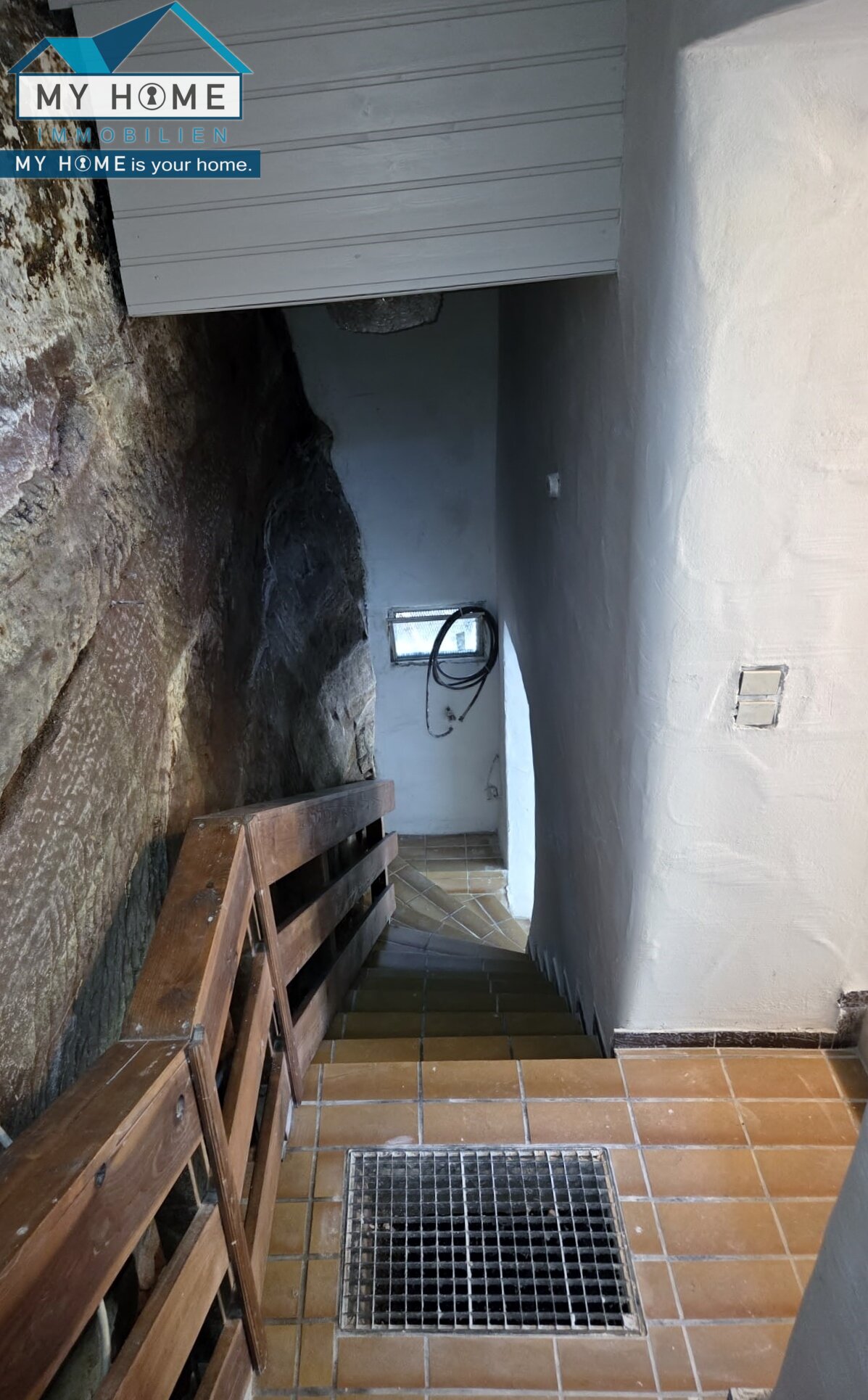Blick vom oben in Treppenhaus Blick vom oben in Treppenhaus
