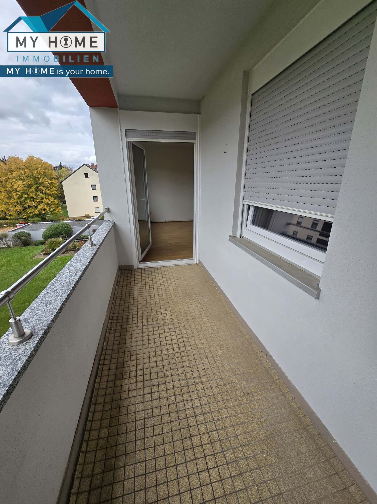 Blick Balkon zum Wohnzimmerausgang Blick Balkon zum Wohnzimmerausgang
