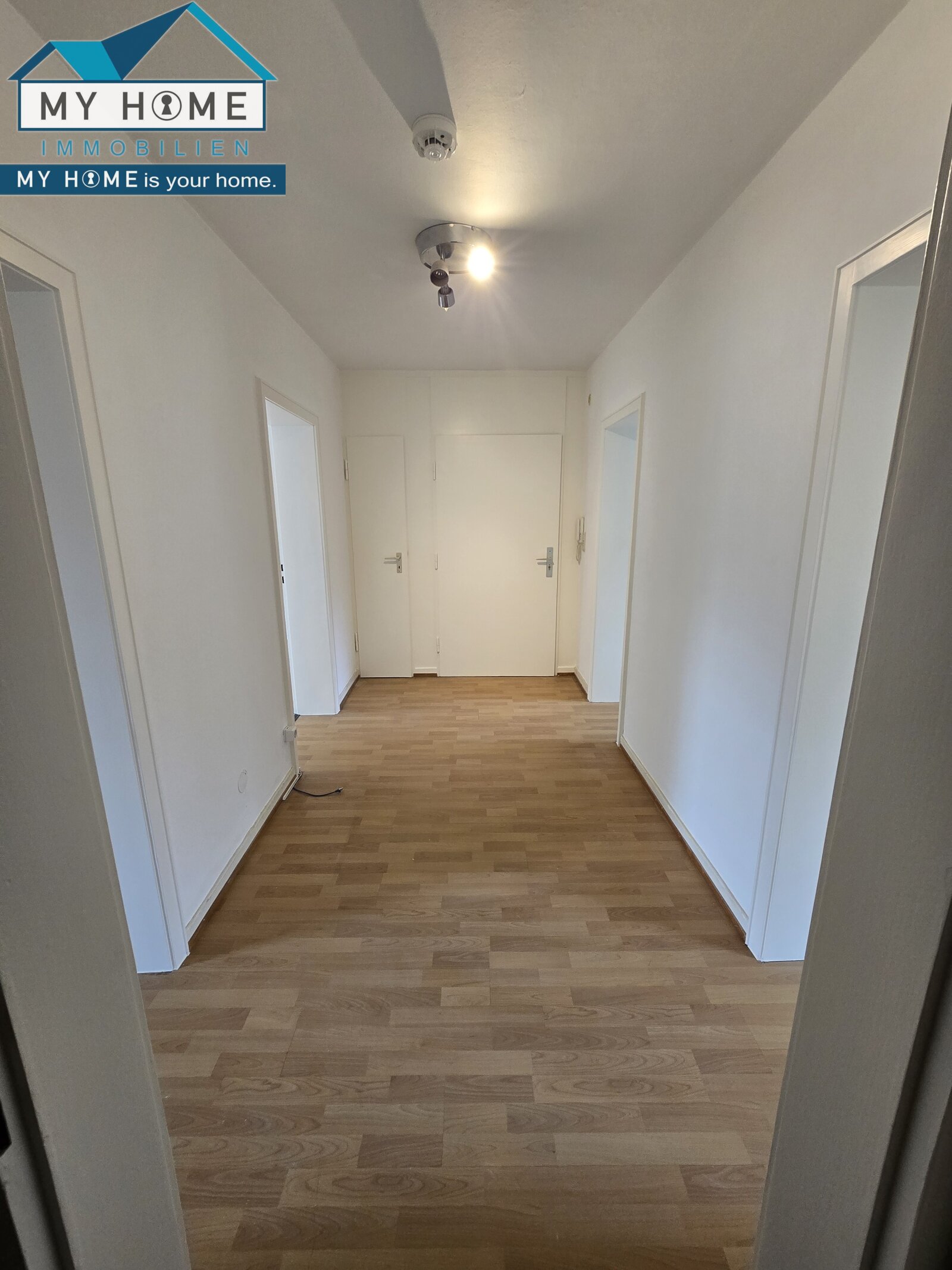 Wohnungseingang in Diele Wohnungseingang in Diele