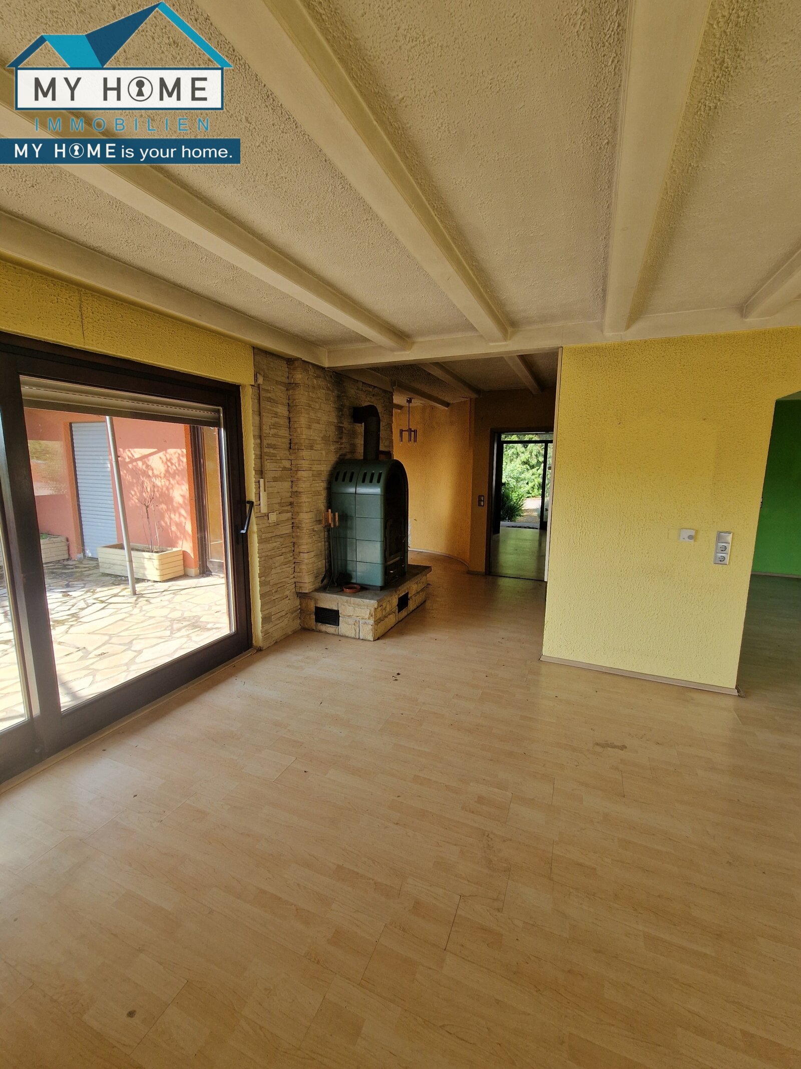 WZ, Kamin Richtung Einfangstür, links Esszimmer  WZ, Kamin Richtung Einfangstür, links Esszimmer