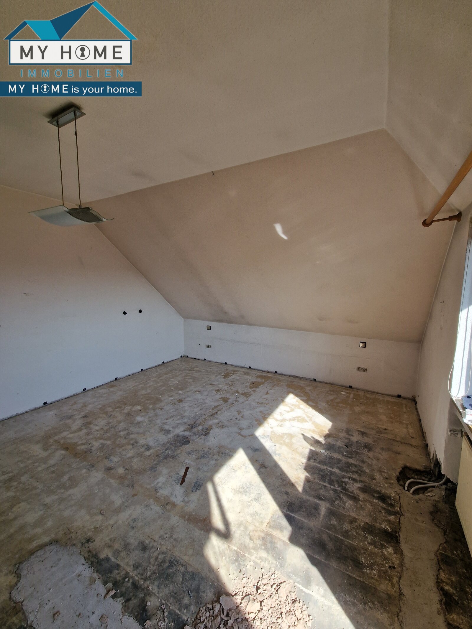 Elternschlafzimmer nach Rep. Wasserrohrbruch  Elternschlafzimmer nach Rep. Wasserrohrbruch