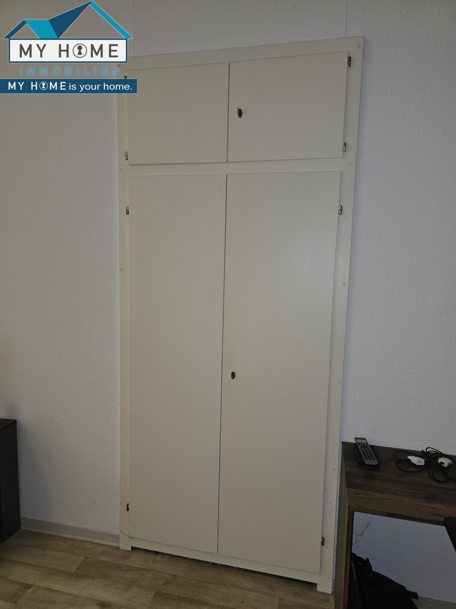 Wandschrank eingebaut  Wandschrank eingebaut