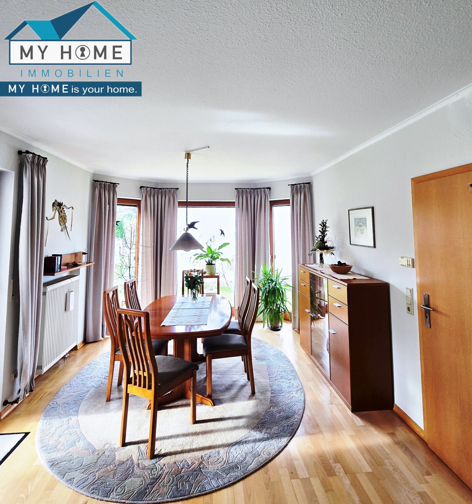  großes Esszimmer im Erker