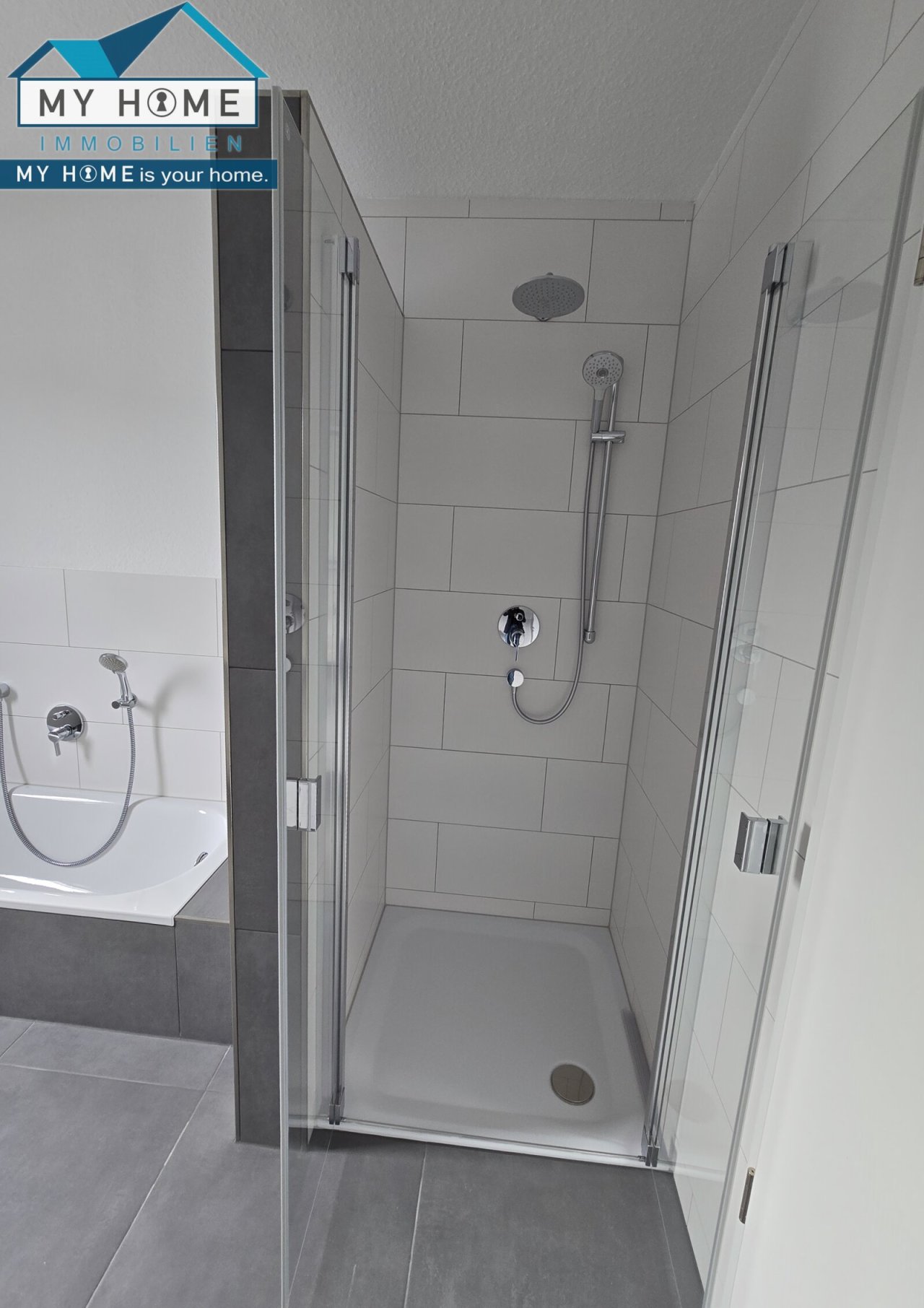 Dusche in Hauptbad Dusche in Hauptbad