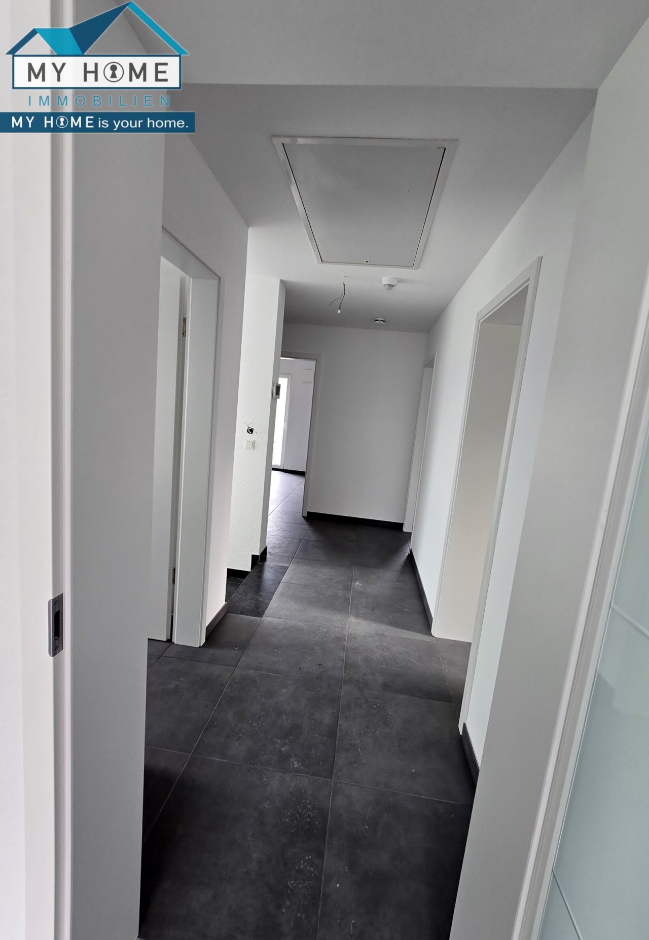 Blick von Wohn-/Esszimmer in Diele Blick von Wohn-/Esszimmer in Diele