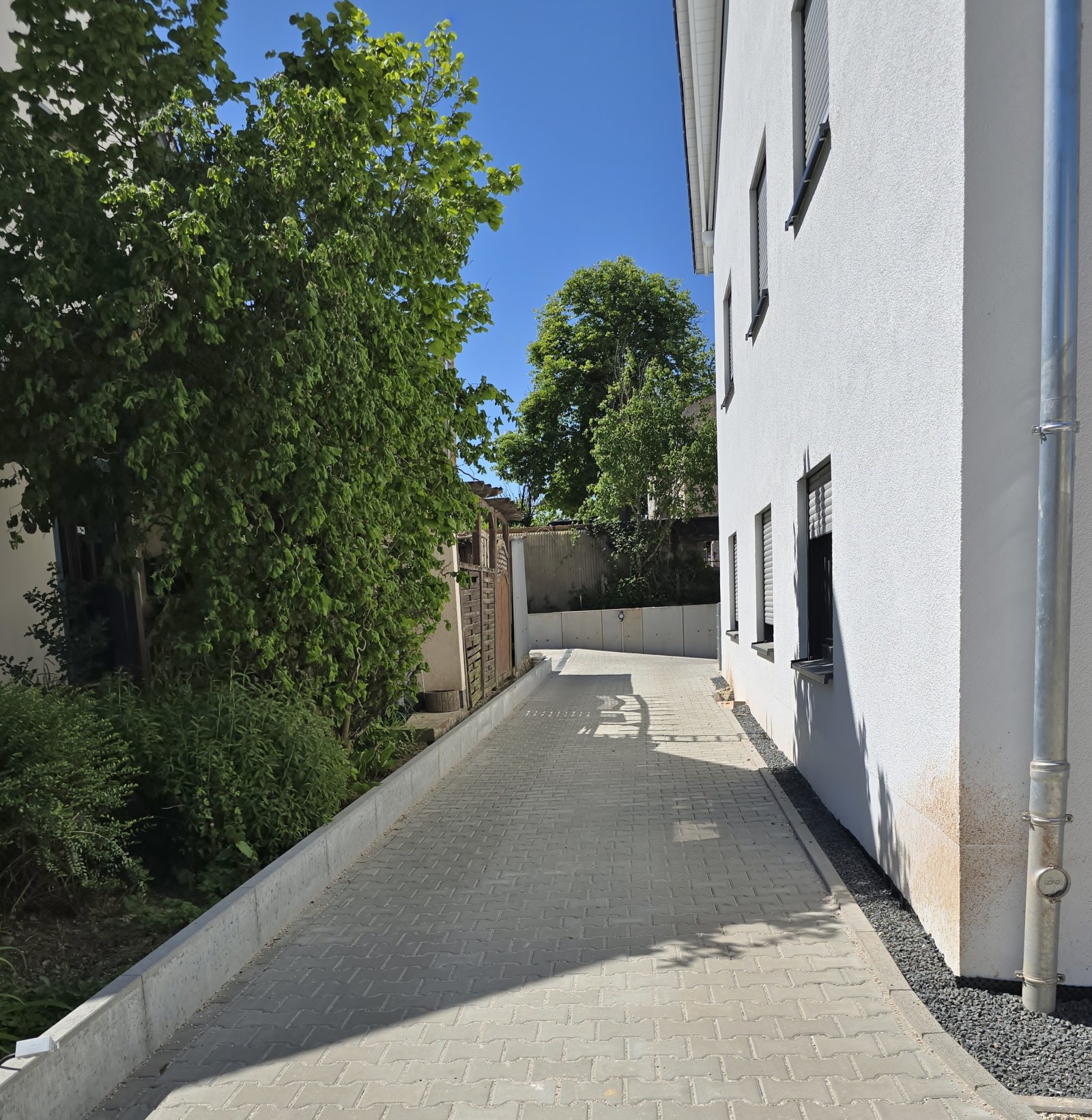 Zufahrt zur Tiefgarage Zufahrt zur Tiefgarage
