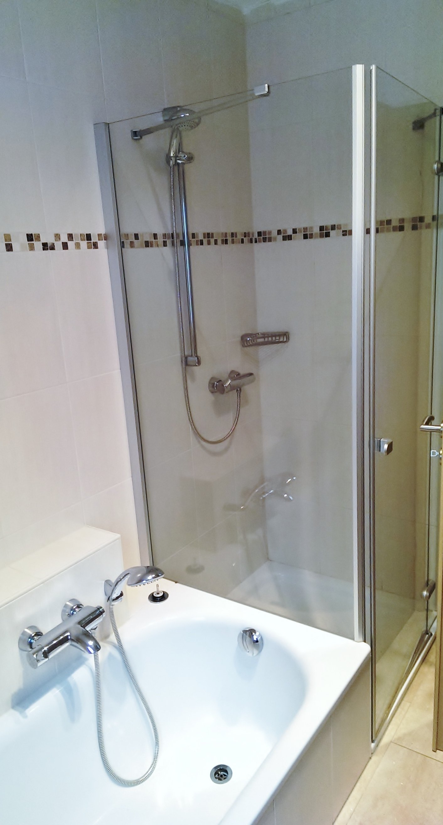 Bad Wanne/Dusche