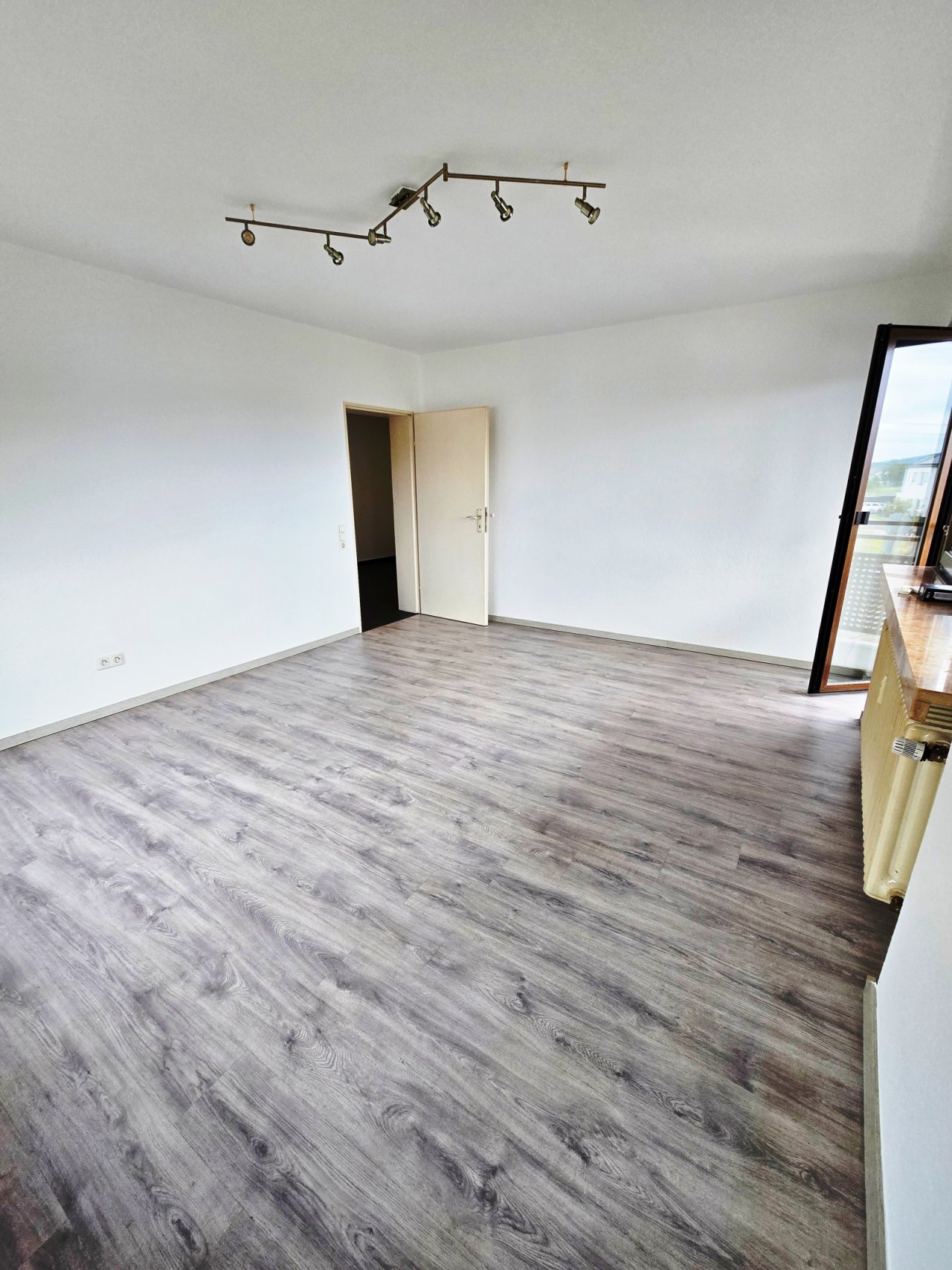 Blick zur Wohnzimmertür Blick zur Wohnzimmertür