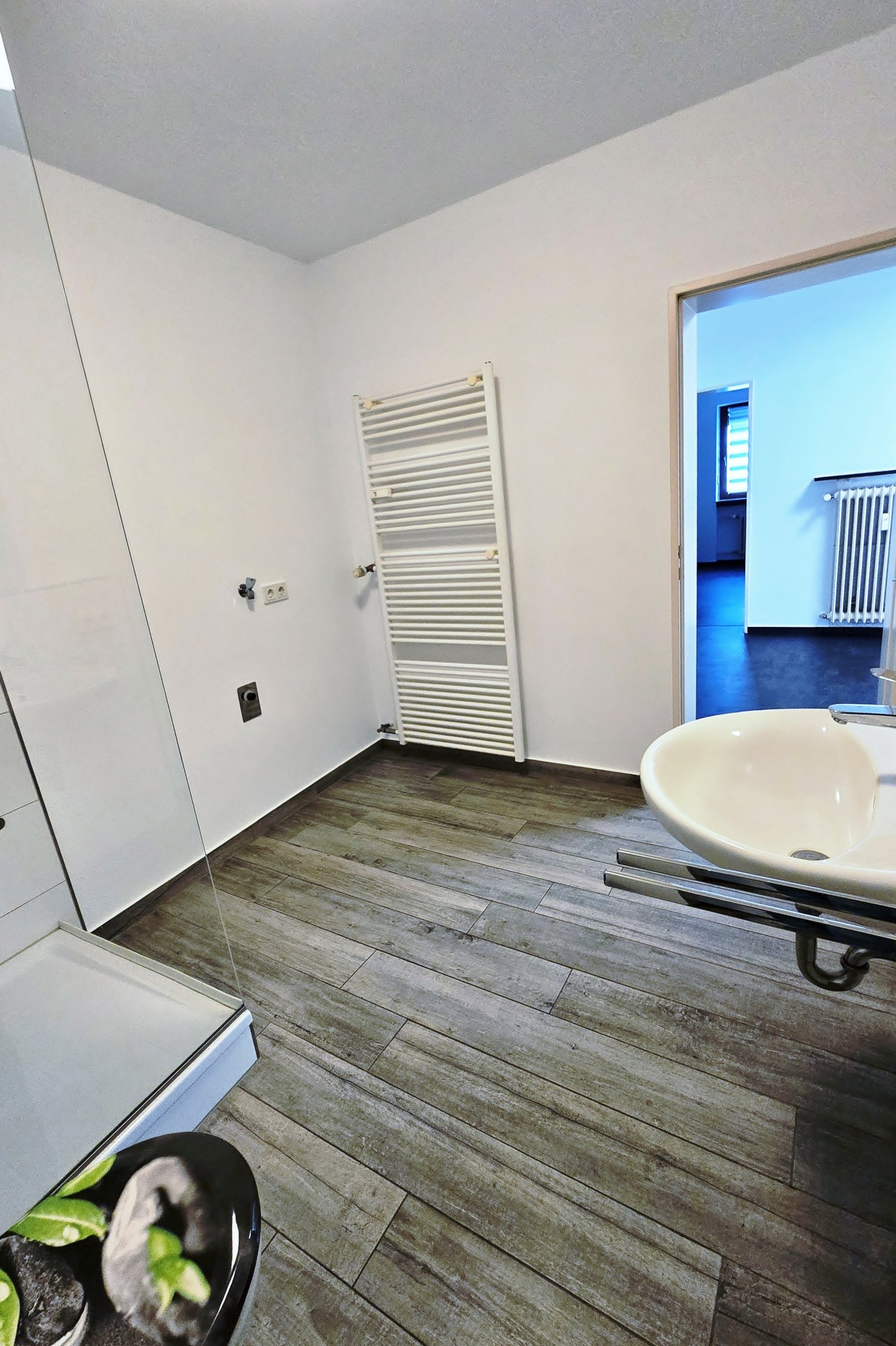 Blick aus Bad zur Diele Blick aus Bad zur Diele