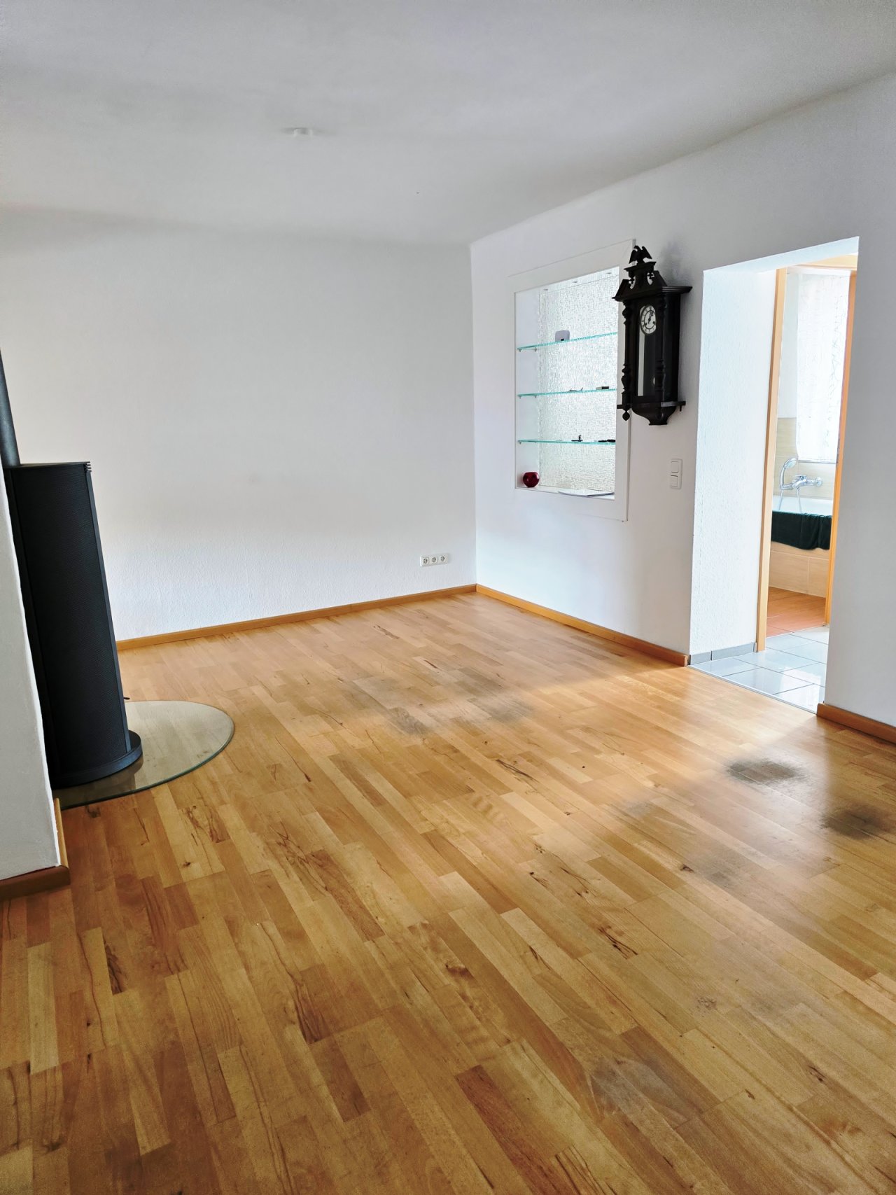 Entree, großes offenes Esszimmer, Blick in Bad Entree, großes offenes Esszimmer, Blick in Bad