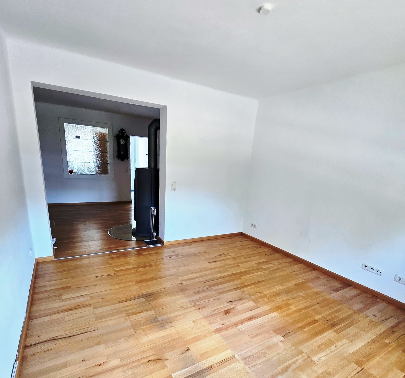 Blick von Wohn- in Eßzimmer Blick von Wohn- in Eßzimmer