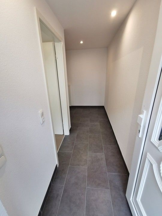 Diele incl. HWR mit Waschm.-Anschl. links Diele incl. HWR mit Waschm.-Anschl. links