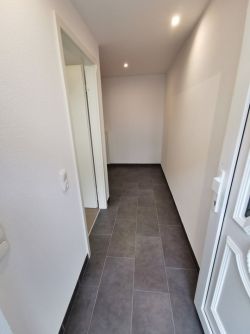 Diele incl. HWR mit Waschm.-Anschl. links Diele incl. HWR mit Waschm.-Anschl. links