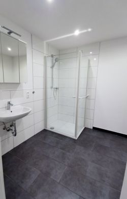 Bad / Waschen-Dusche Bad / Waschen-Dusche