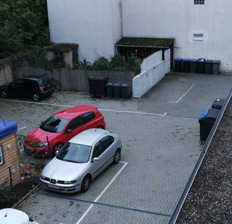 PKW Stellplätze hinter Haus PKW Stellplätze hinter Haus