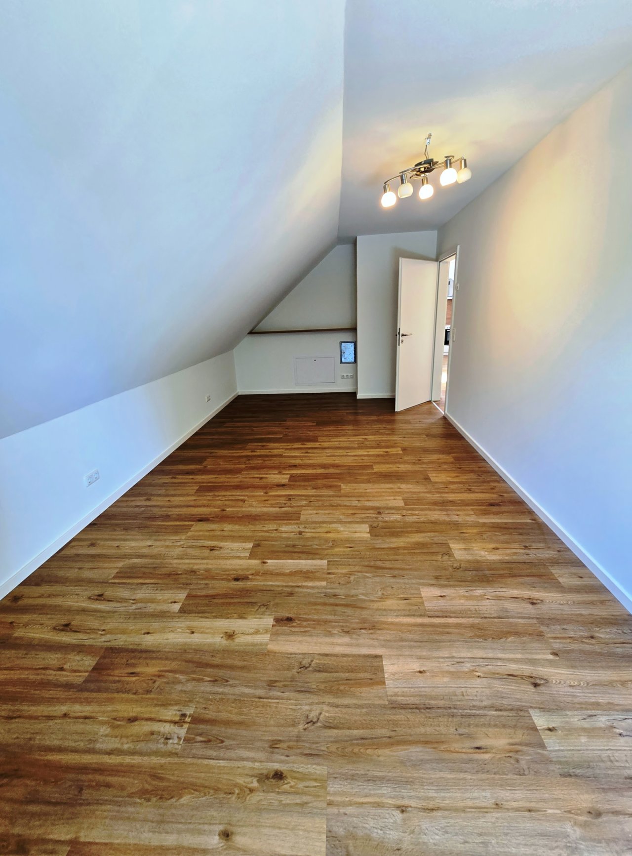 Zimmer 2 Blick zur Tür Zimmer 2 Blick zur Tür