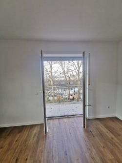 Zugang zum Balkon Zugang zum Balkon