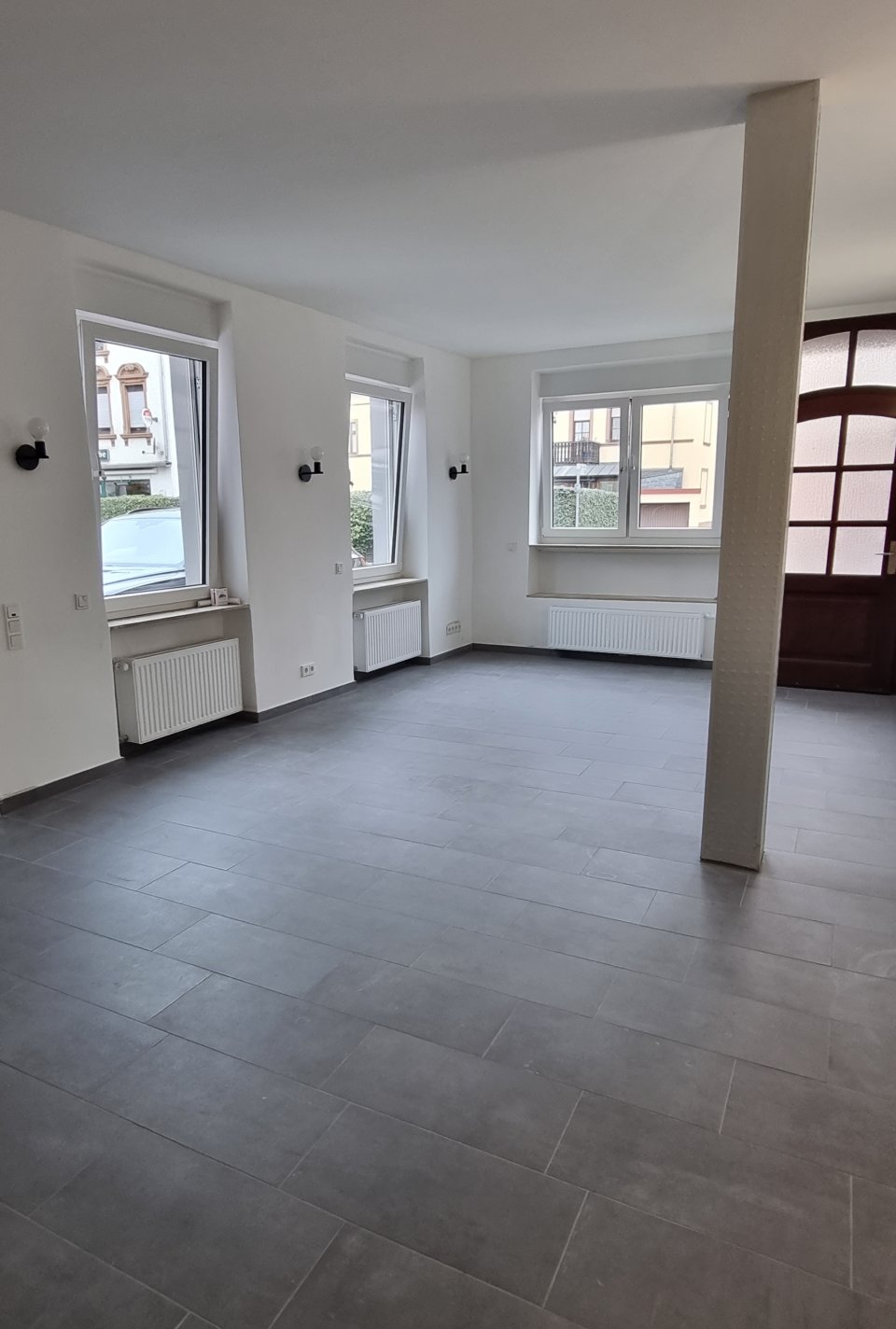  Blick von Essbereich zur Wohnungstür